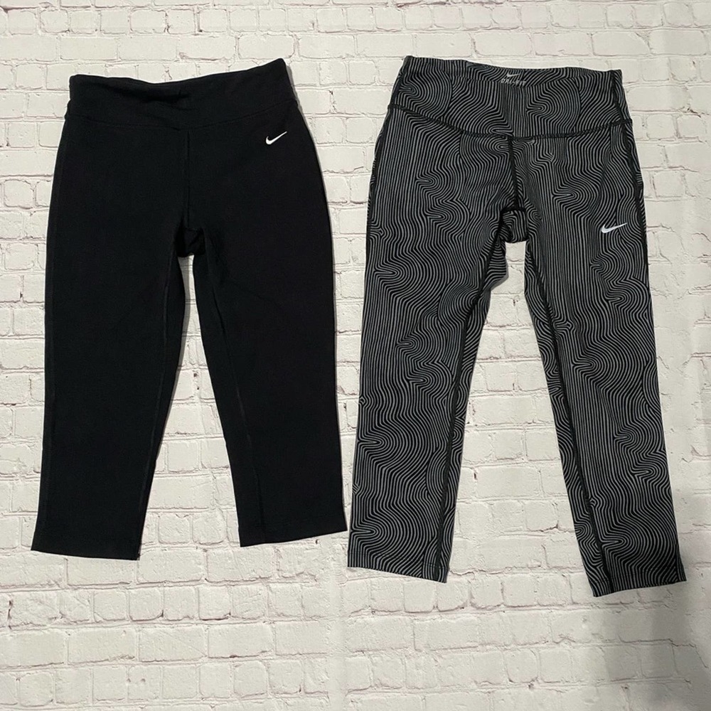 2 Nike leggings